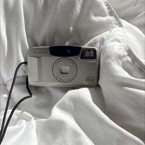 Canon sure shot 60 zoom 35mm point and shoot film camera